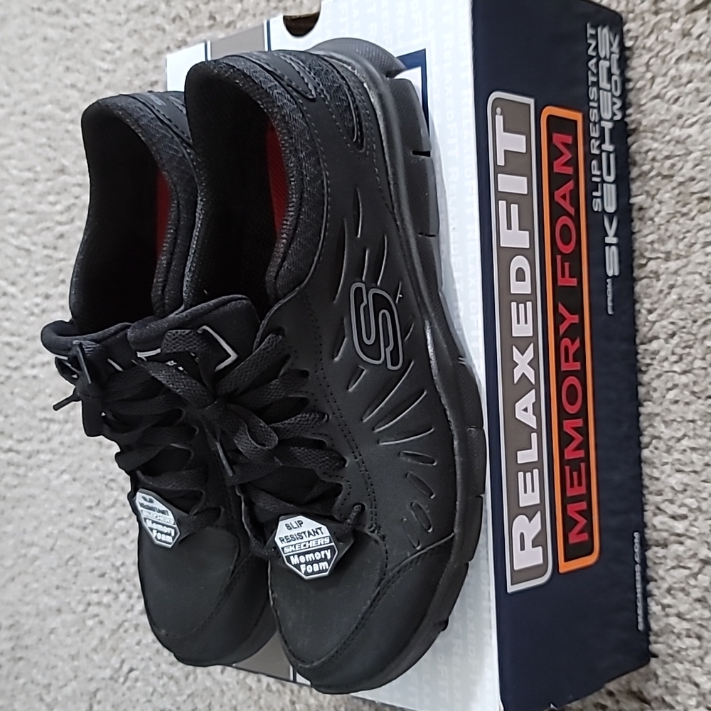 Black Relaxed Fit Memory Foam Skechers Size 7..Sl… - image 2